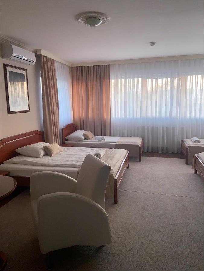 Lukavac Hotel New Milenium المظهر الخارجي الصورة