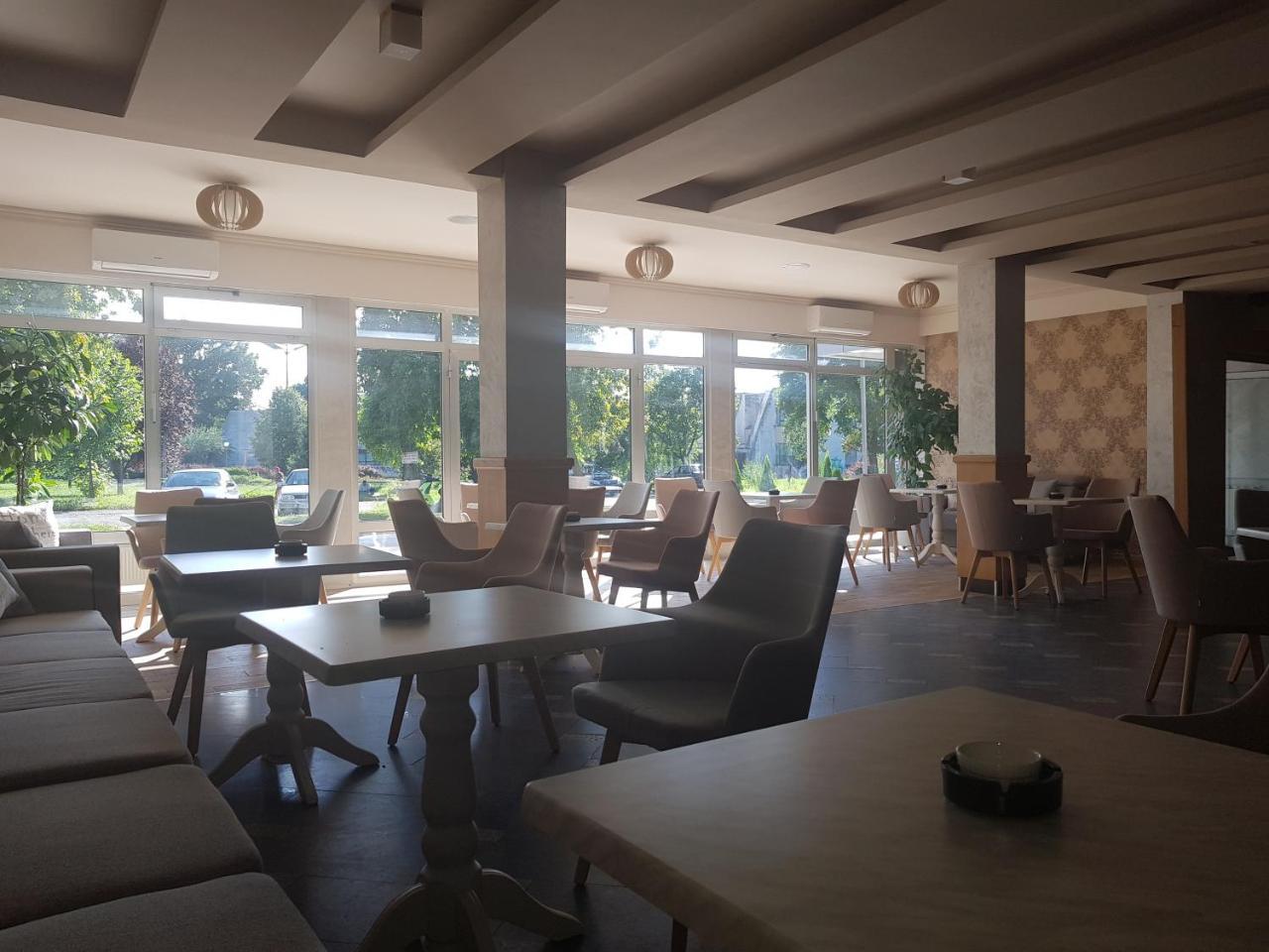 Lukavac Hotel New Milenium المظهر الخارجي الصورة